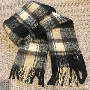 Steve Madden Black, gray and cream Scarf